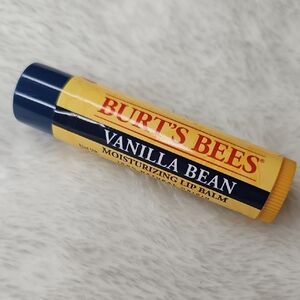 Burt's Bees 100% Natural Moisturizing Lip Balm, Vanilla Bean, 1 Tube